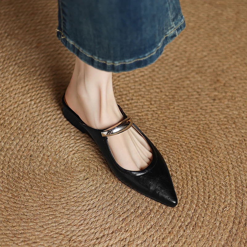 Roslyn Hollow Pumps