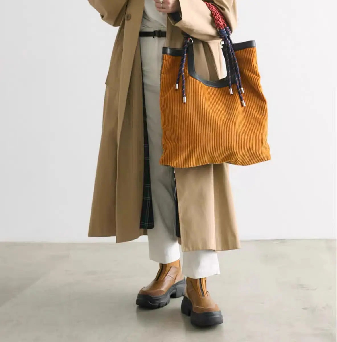 Molvena Softhaul Tote