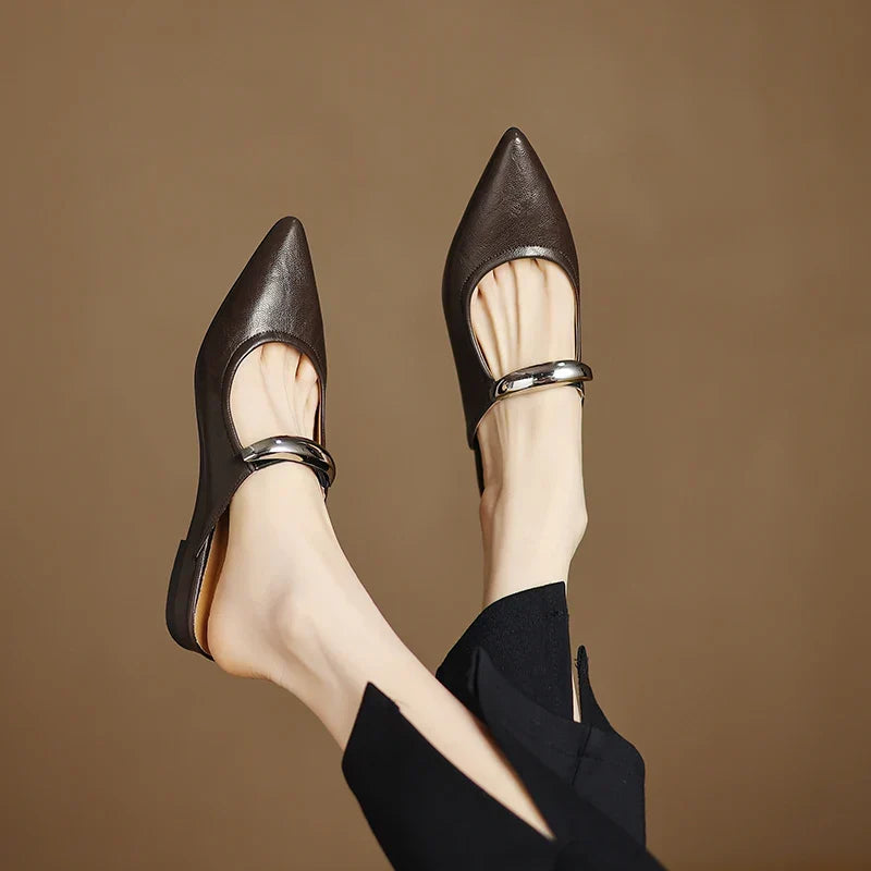 Roslyn Hollow Pumps