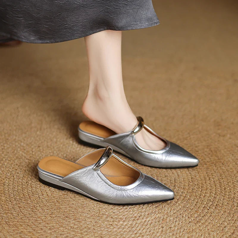 Roslyn Hollow Pumps